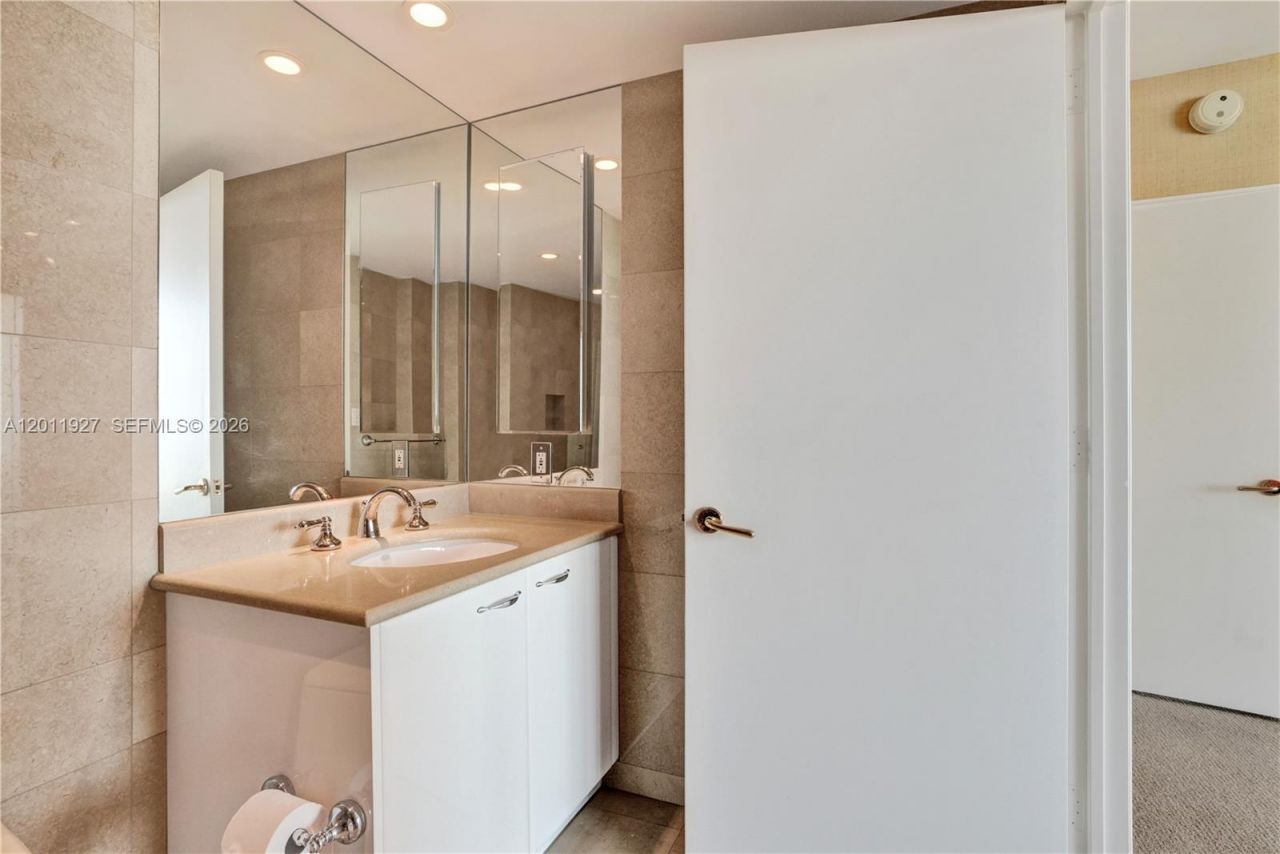 19955 NE 38th Ct, Unit 1105, Aventura, FL 33180 Photo