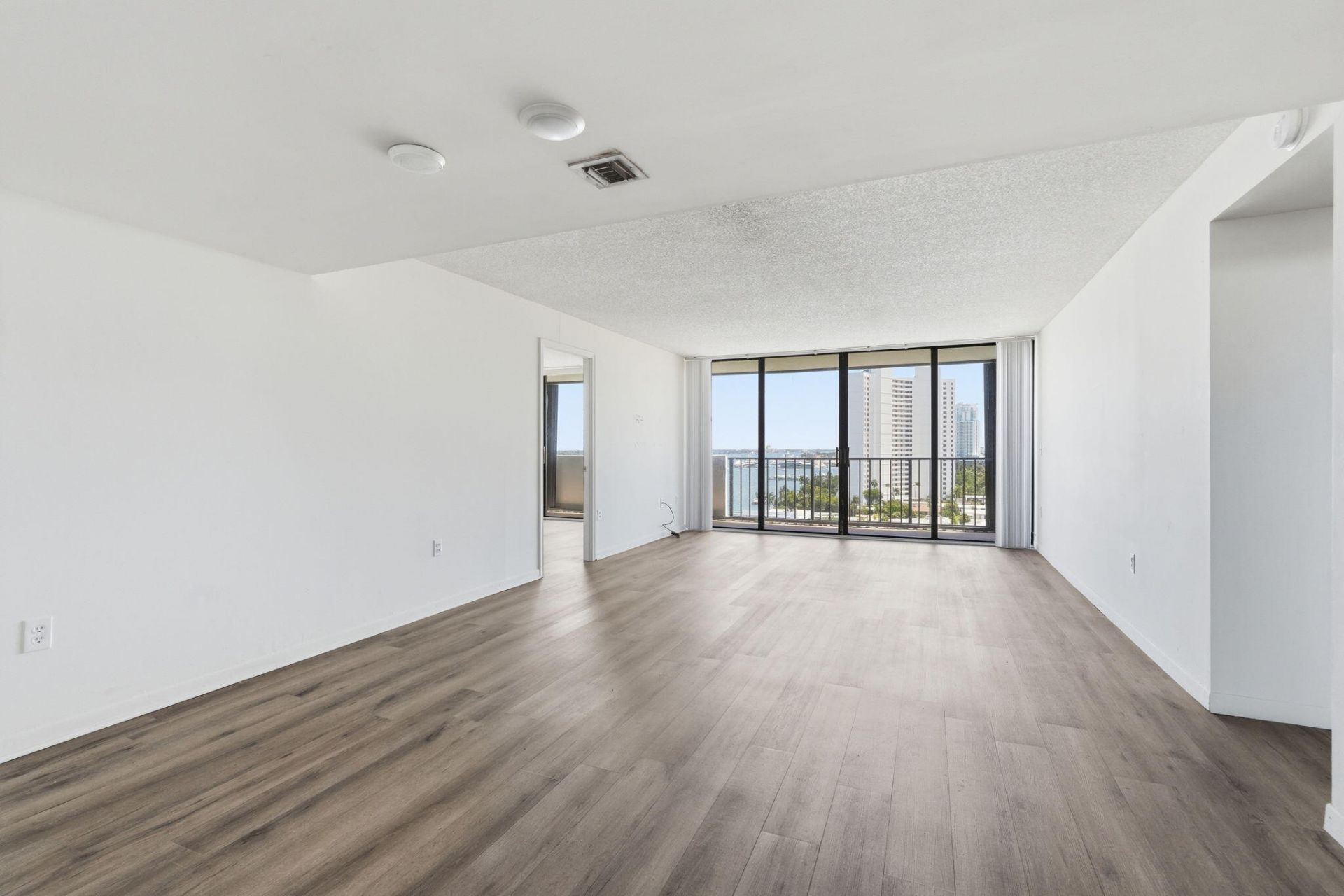 5600 N Flagler Drive, Unit 1110, West Palm Beach, FL 33407 Photo