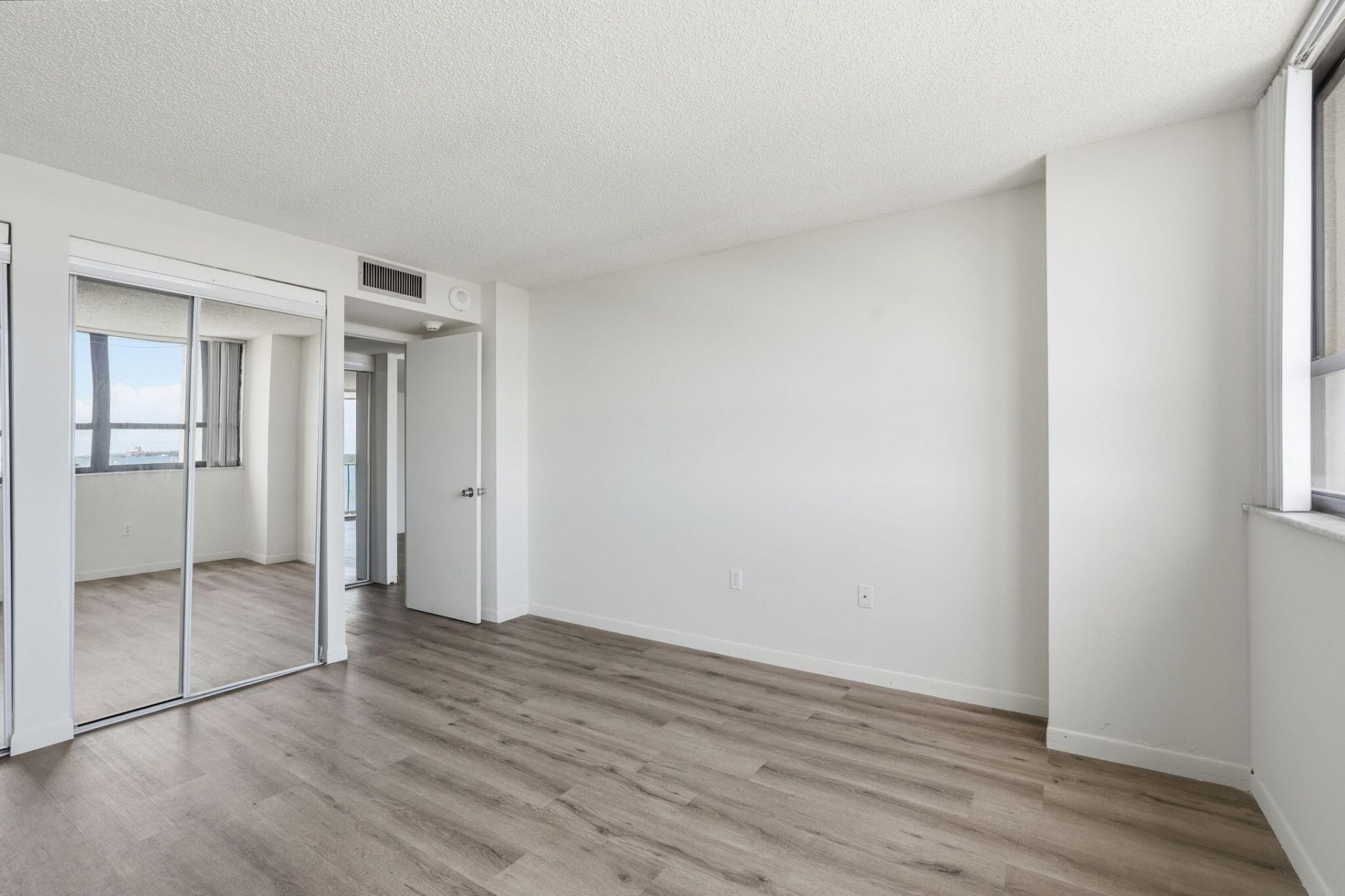 5600 N Flagler Drive, Unit 1110, West Palm Beach, FL 33407 Photo