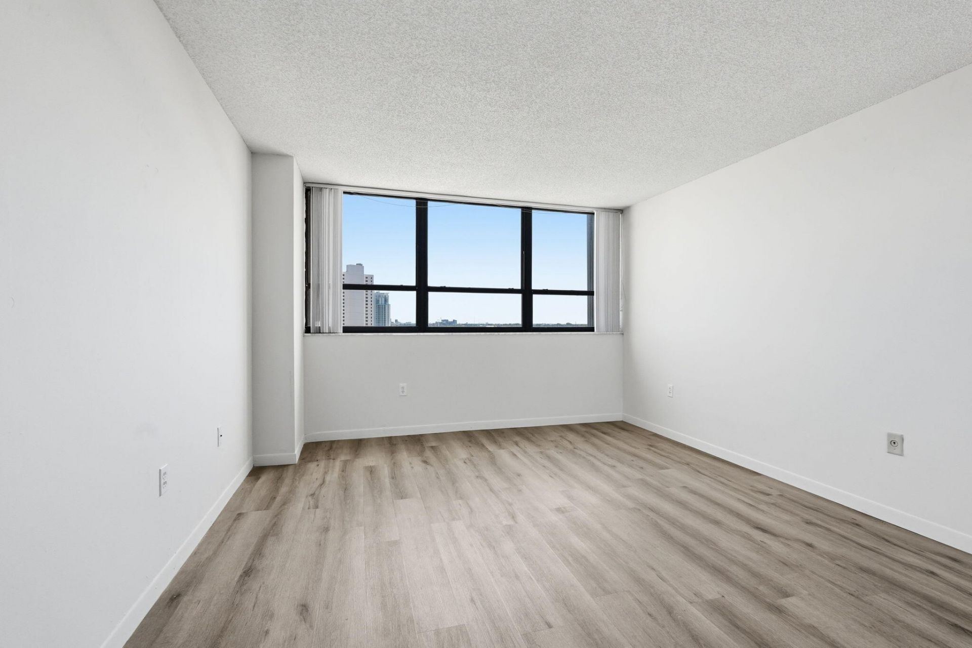 5600 N Flagler Drive, Unit 1110, West Palm Beach, FL 33407 Photo