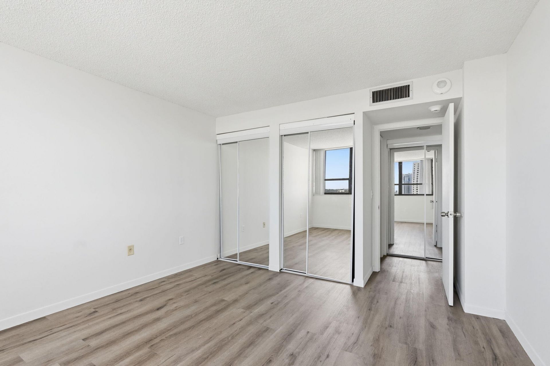 5600 N Flagler Drive, Unit 1110, West Palm Beach, FL 33407 Photo