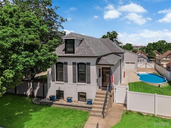 5621 Botanical Avenue, St Louis, MO 63110