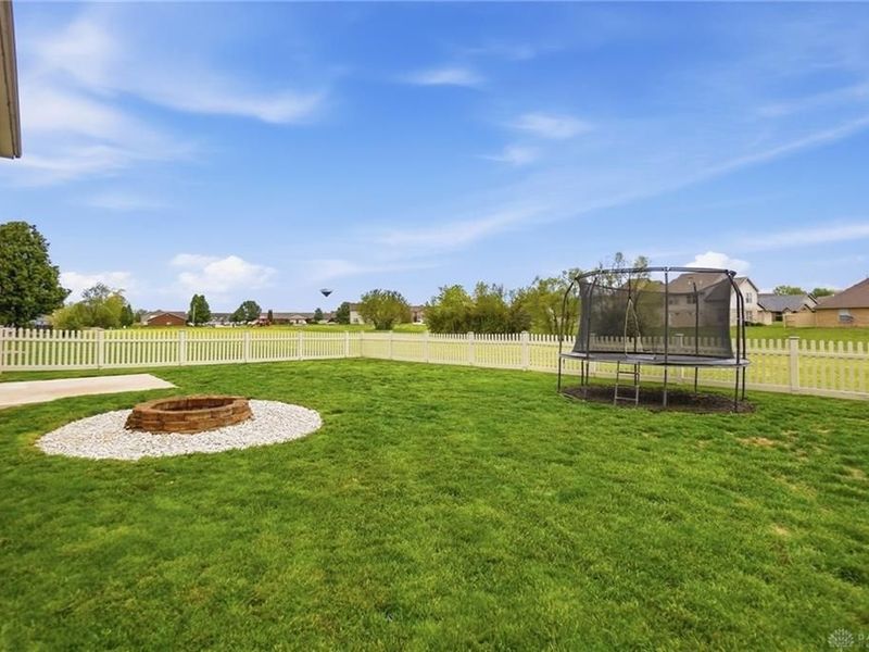 653 Willow Point Court, Troy, OH 45373 Photo 35