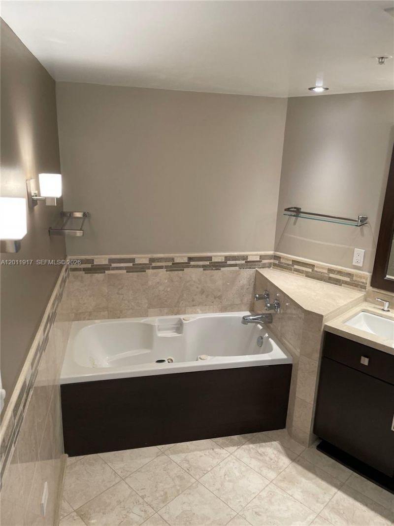 848 Brickell Key Dr , Unit 1402, Miami, FL 33131 Photo