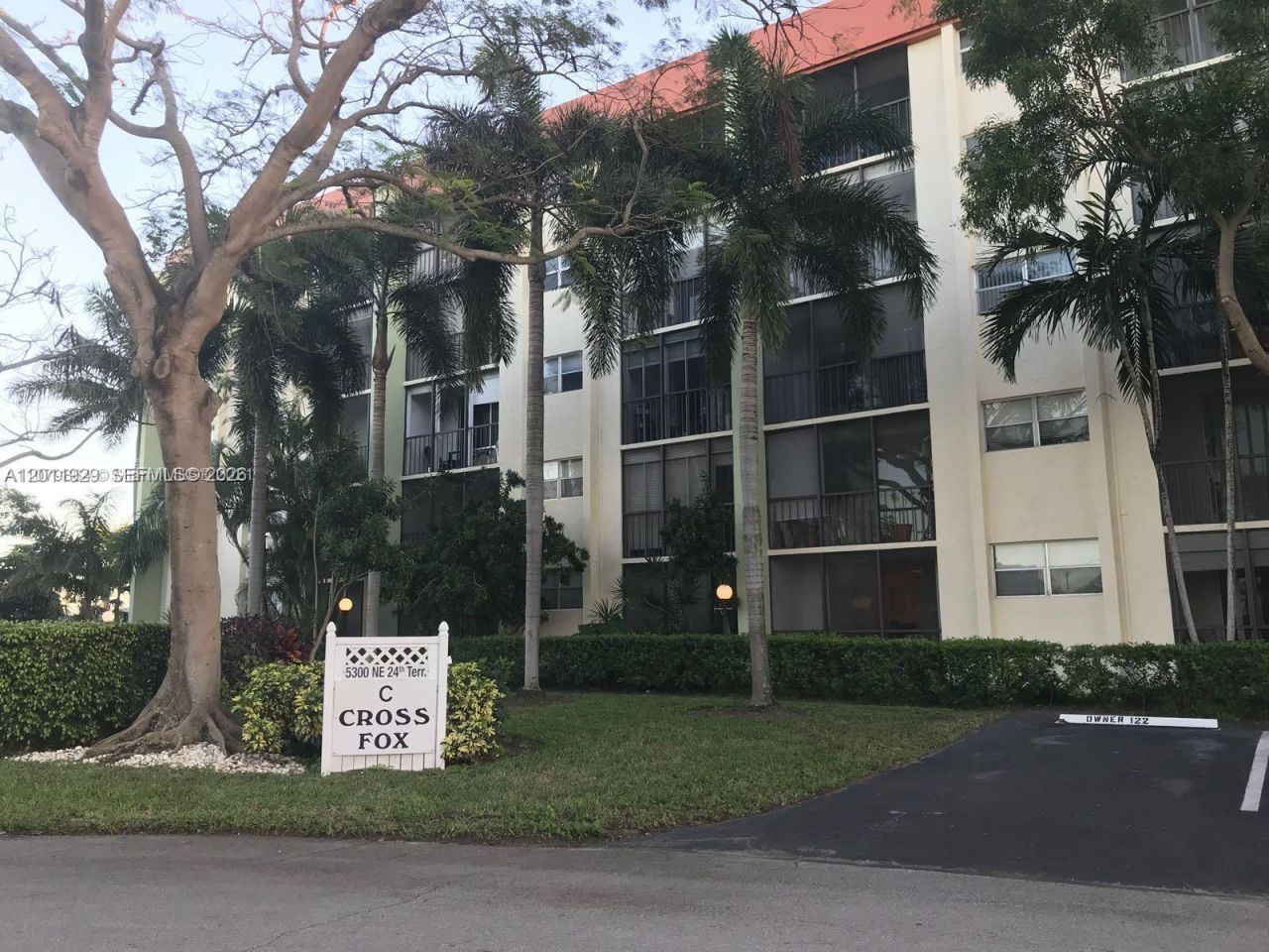 5300 NE 24th Ter, Unit 422C, Fort Lauderdale, FL 33308 Photo
