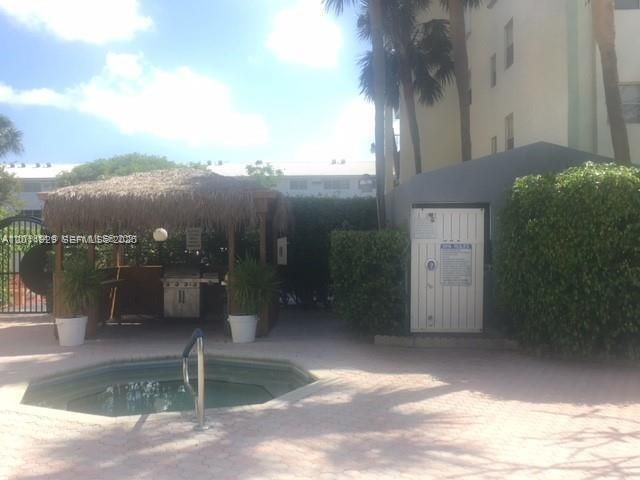 5300 NE 24th Ter, Unit 422C, Fort Lauderdale, FL 33308 Photo