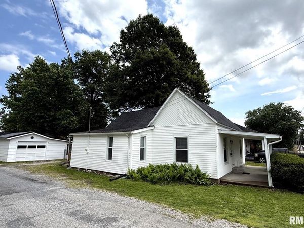 801 MONROE Avenue, Johnston City, IL 62951