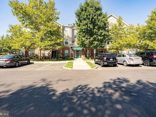433 MOWAT CIRCLE, HAMILTON, NJ 08690