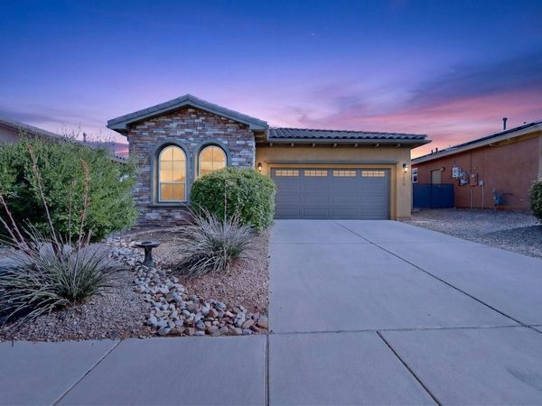 110 Zuni River Circle SW, Los Lunas, NM 87031