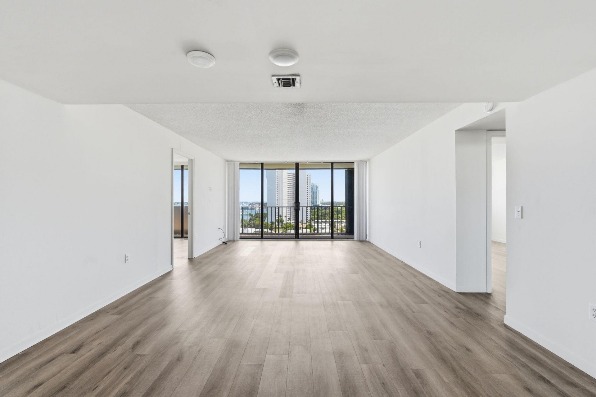 5600 N Flagler Drive, Unit 1110, West Palm Beach, FL 33407 Photo