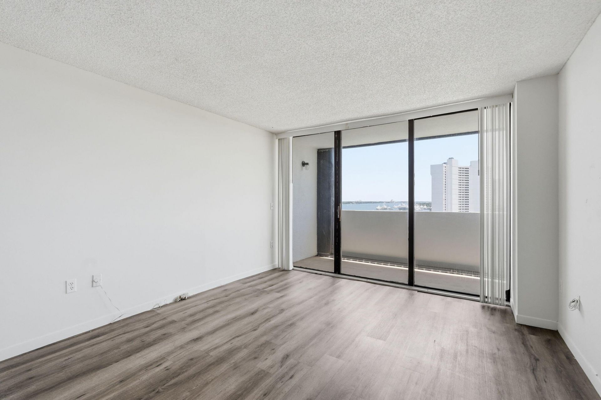5600 N Flagler Drive, Unit 1110, West Palm Beach, FL 33407 Photo