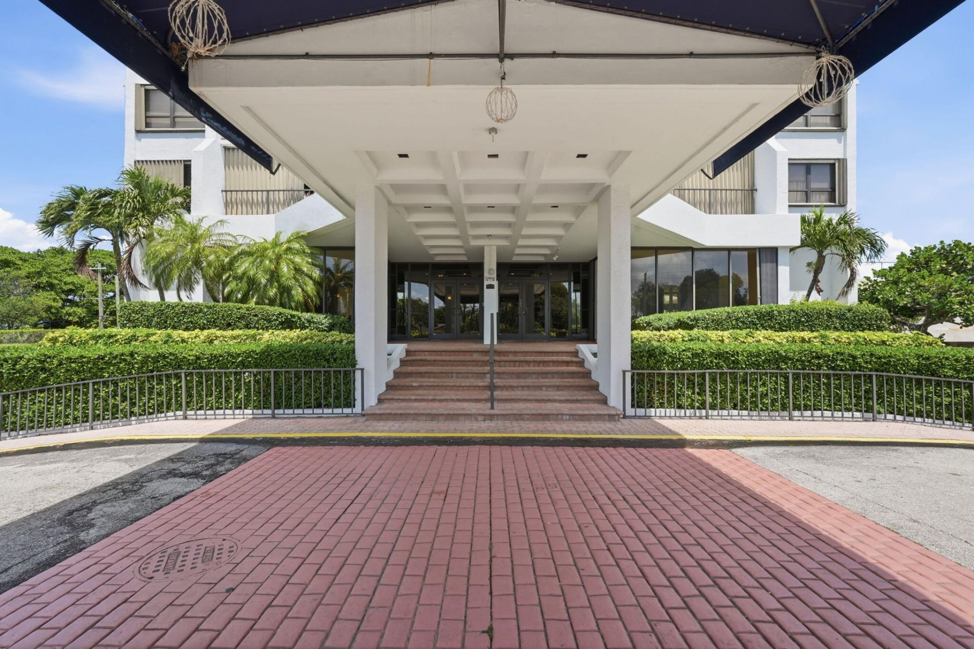 5600 N Flagler Drive, Unit 1110, West Palm Beach, FL 33407 Photo