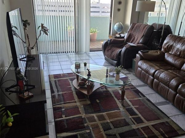 Unit 811, Hialeah, FL 33012