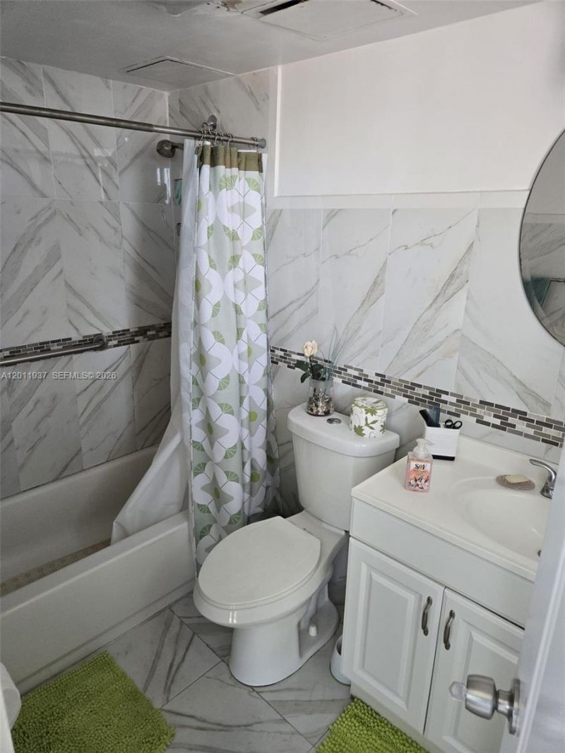 Please Call For Address, Unit 811, Hialeah, FL 33012 Photo