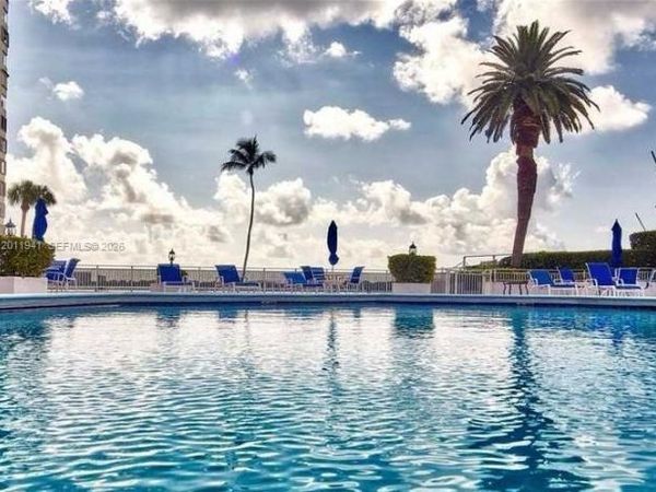 11111 Biscayne Blvd , Unit 2H, Miami, FL 33181