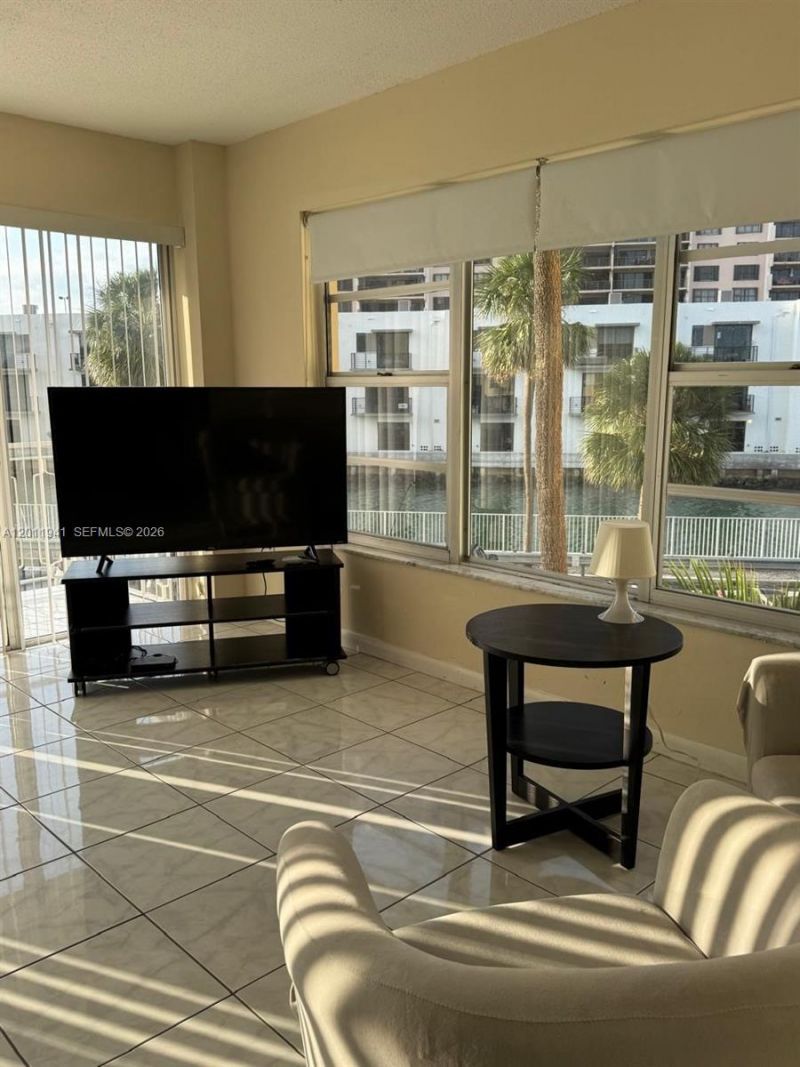 11111 Biscayne Blvd, Unit 2H, Miami, FL 33181 Photo