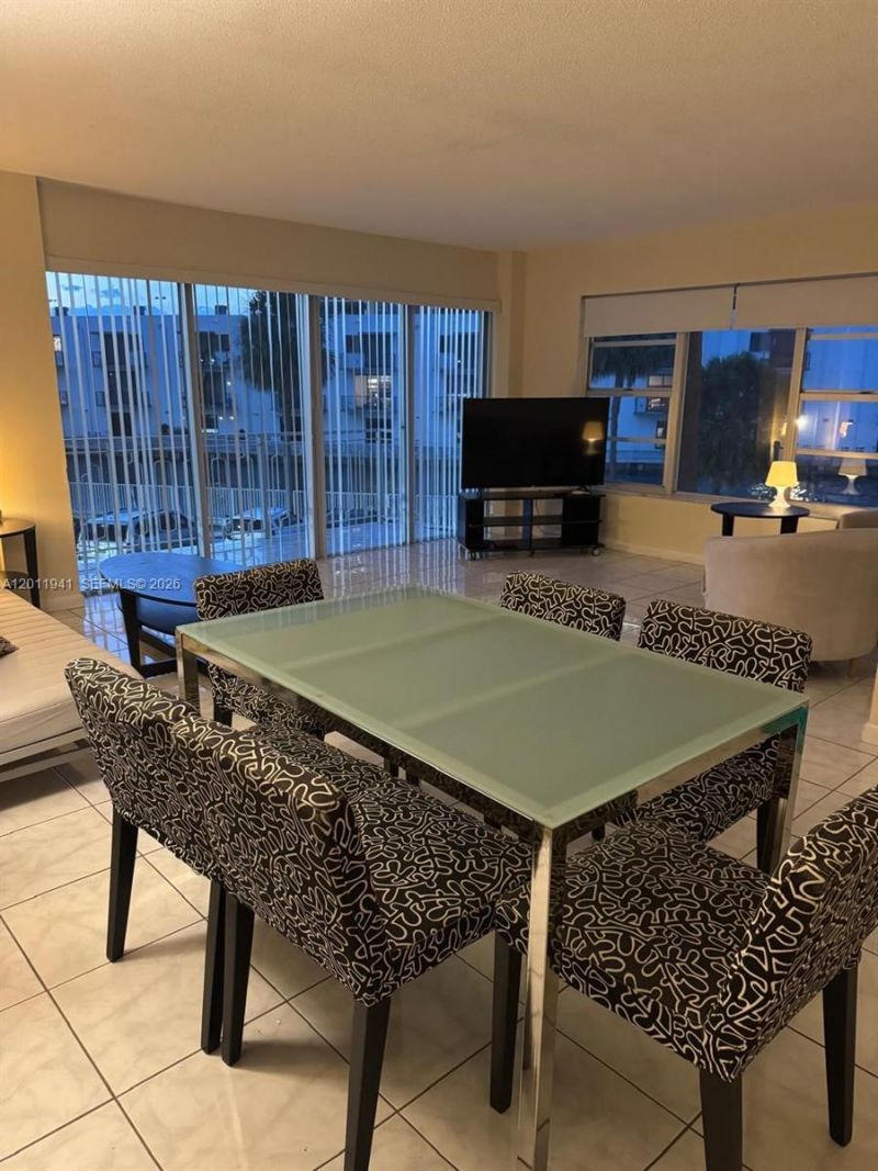 11111 Biscayne Blvd, Unit 2H, Miami, FL 33181 Photo