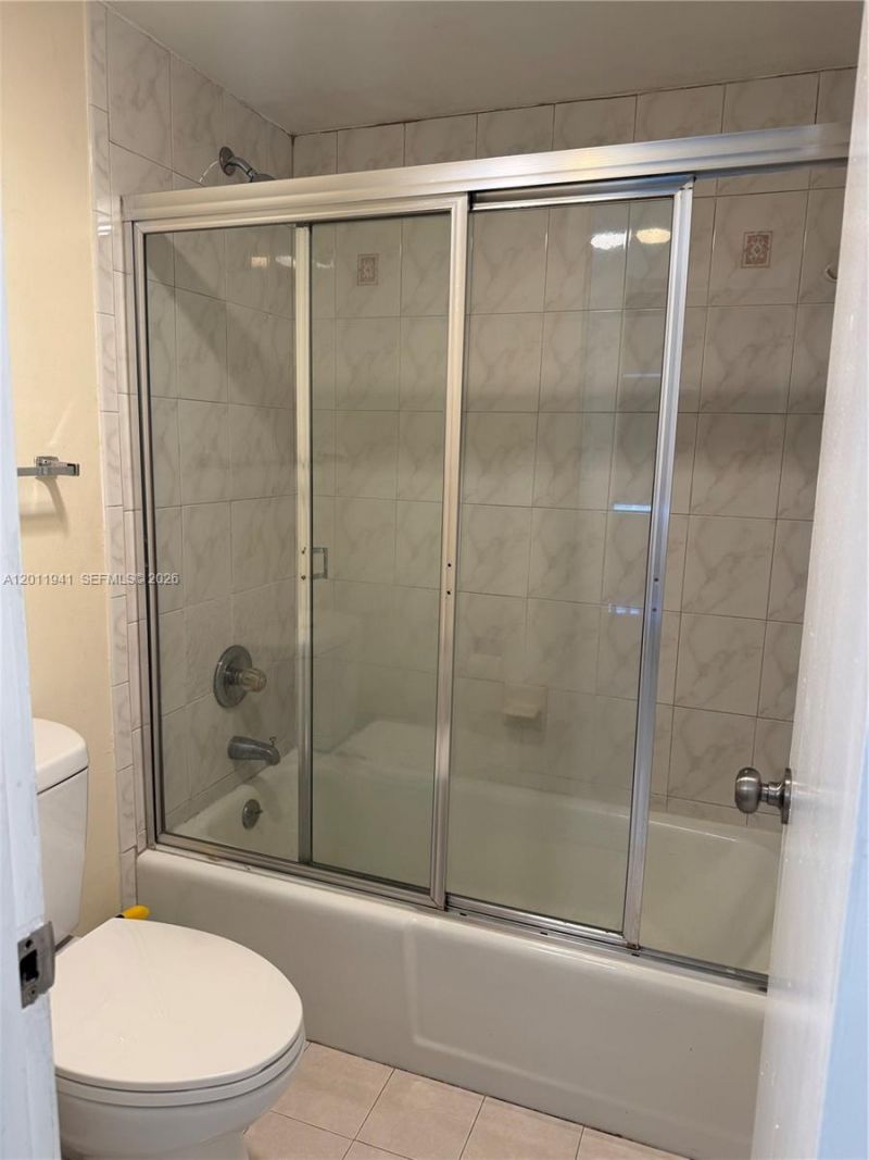 11111 Biscayne Blvd, Unit 2H, Miami, FL 33181 Photo