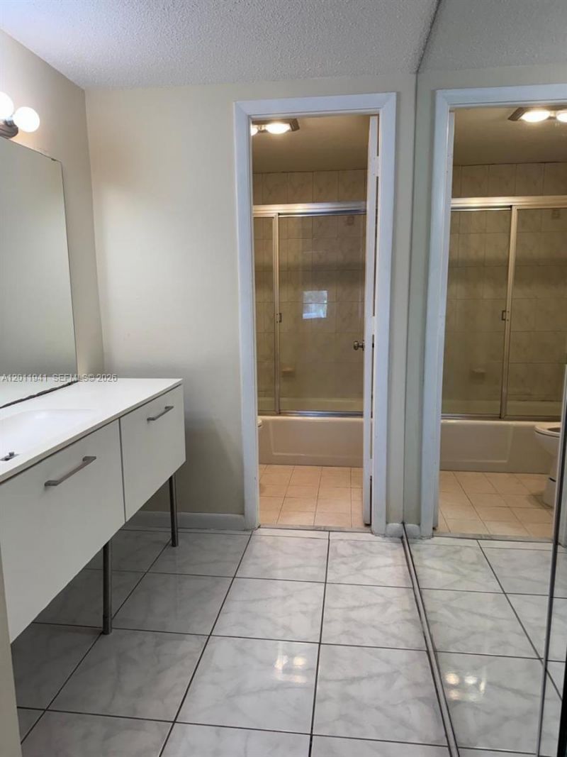 11111 Biscayne Blvd, Unit 2H, Miami, FL 33181 Photo
