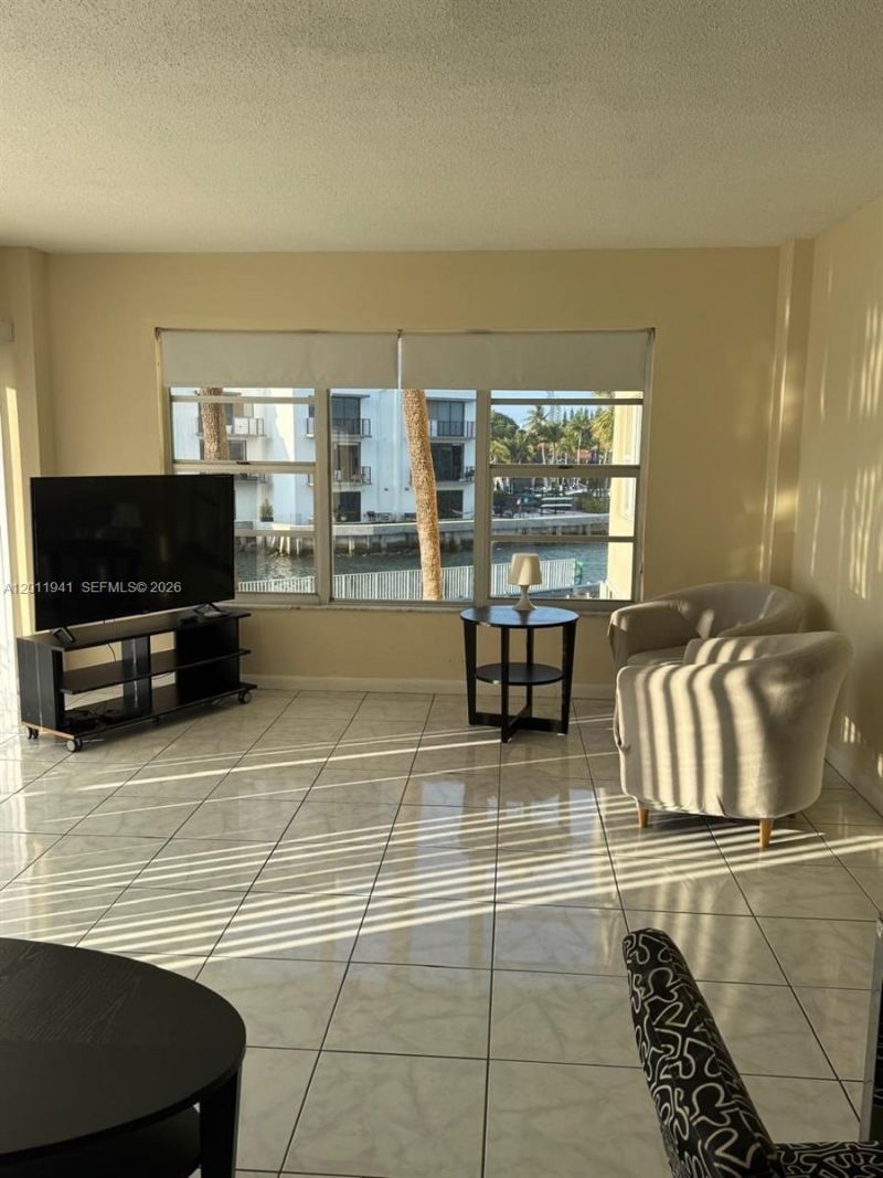 11111 Biscayne Blvd, Unit 2H, Miami, FL 33181 Photo