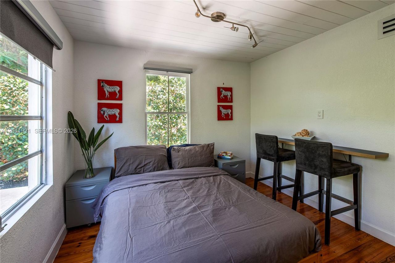 3655 Oak Ave , Unit 3655, Miami, FL 33133 Photo