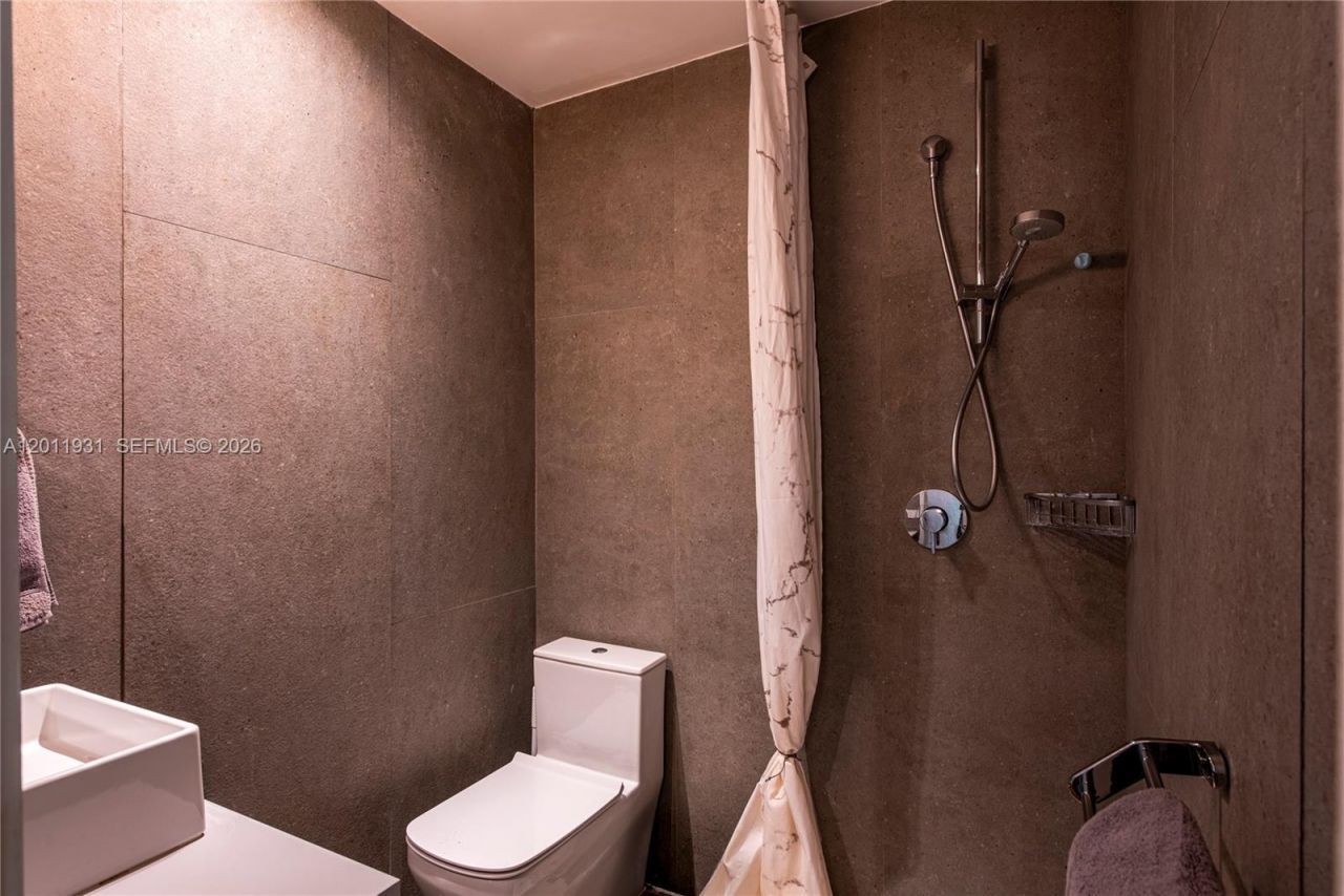 3655 Oak Ave , Unit 3655, Miami, FL 33133 Photo