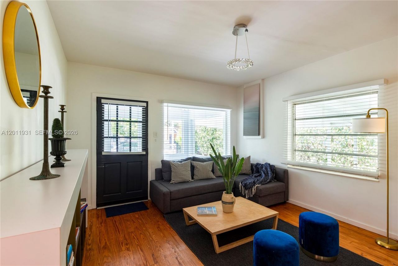 3655 Oak Ave , Unit 3655, Miami, FL 33133 Photo