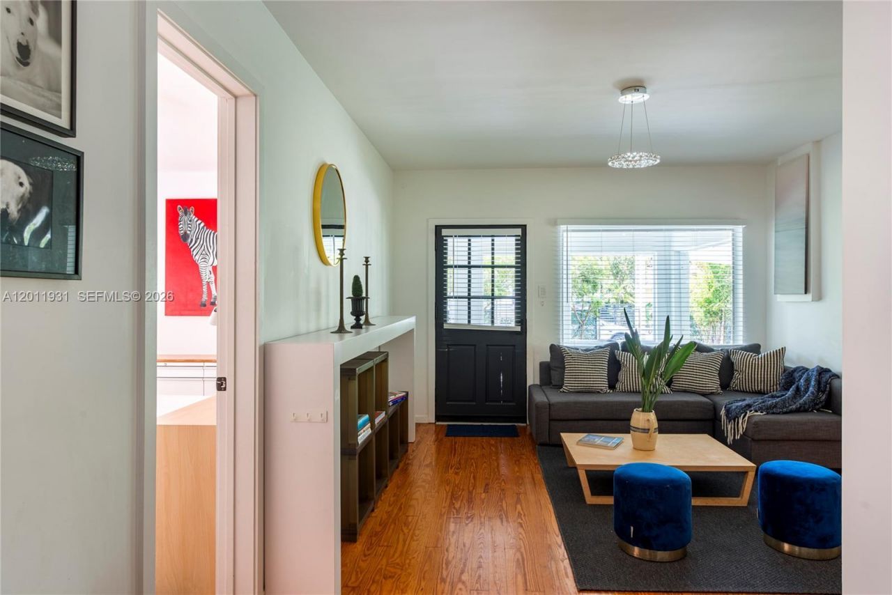 3655 Oak Ave , Unit 3655, Miami, FL 33133 Photo