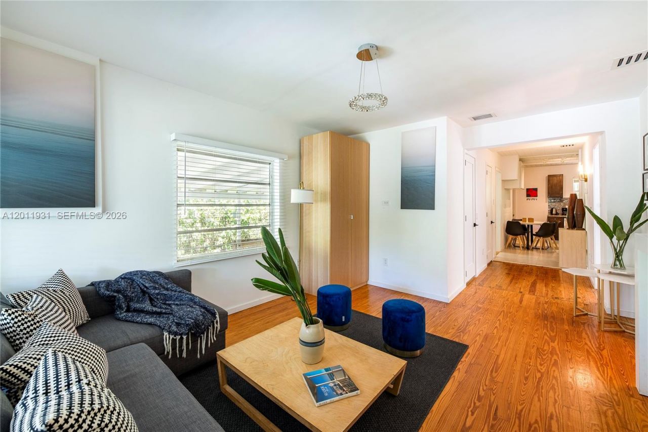 3655 Oak Ave , Unit 3655, Miami, FL 33133 Photo