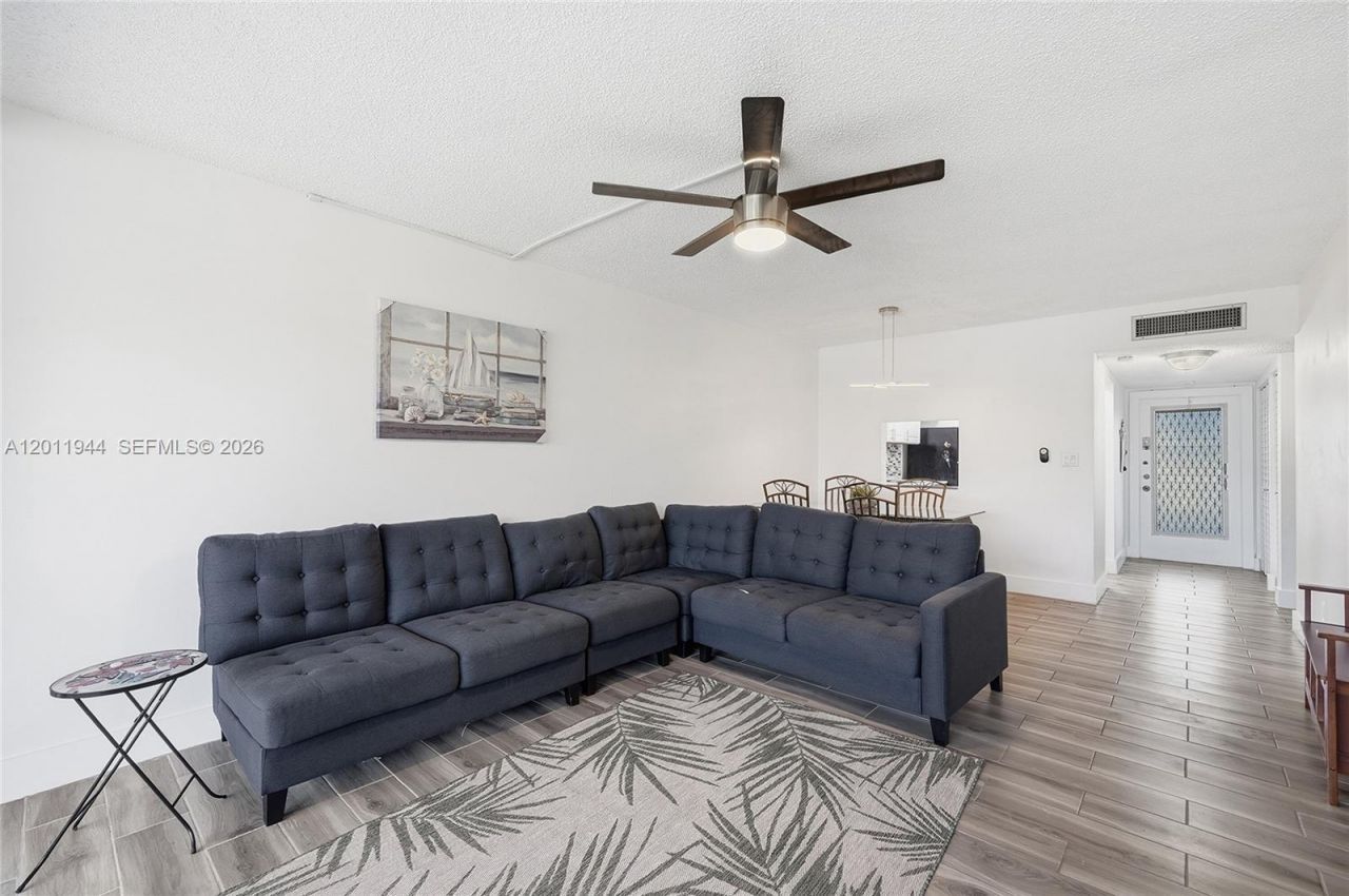 5860 NW 64th Ave, Unit 102, Tamarac, FL 33319 Photo