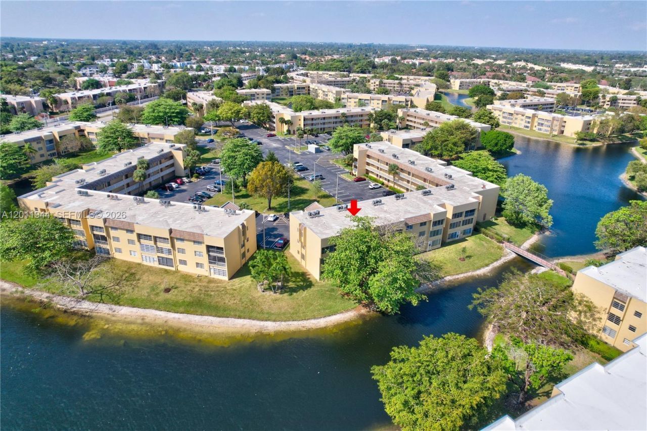5860 NW 64th Ave, Unit 102, Tamarac, FL 33319 Photo