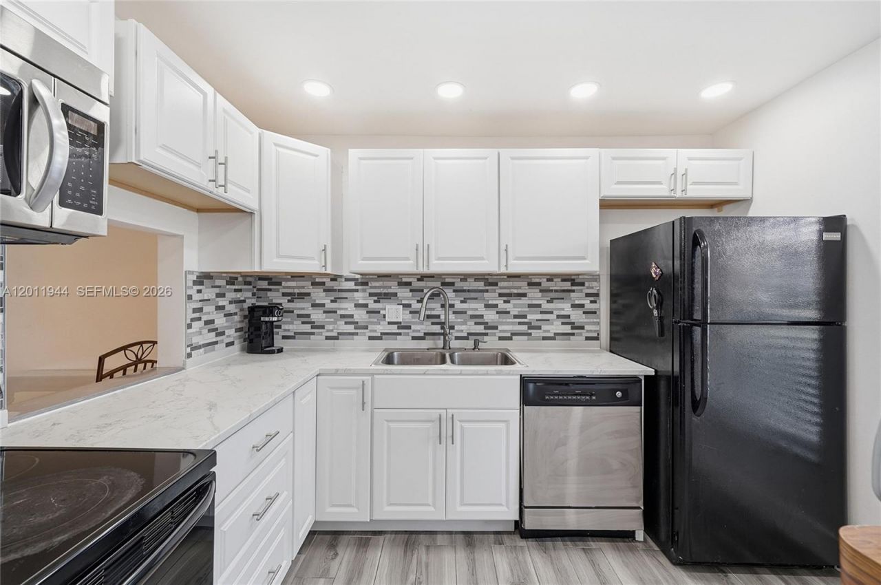 5860 NW 64th Ave, Unit 102, Tamarac, FL 33319 Photo