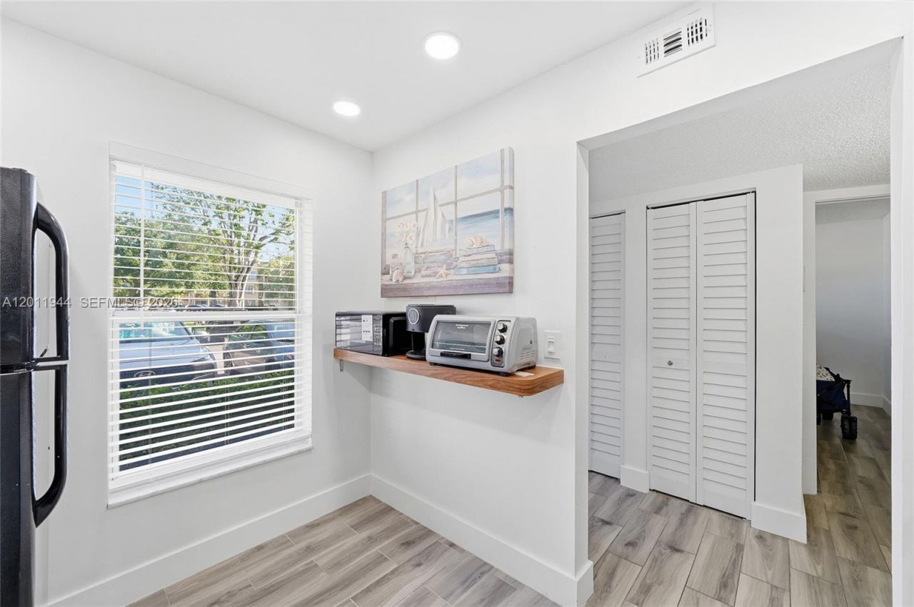 5860 NW 64th Ave, Unit 102, Tamarac, FL 33319 Photo