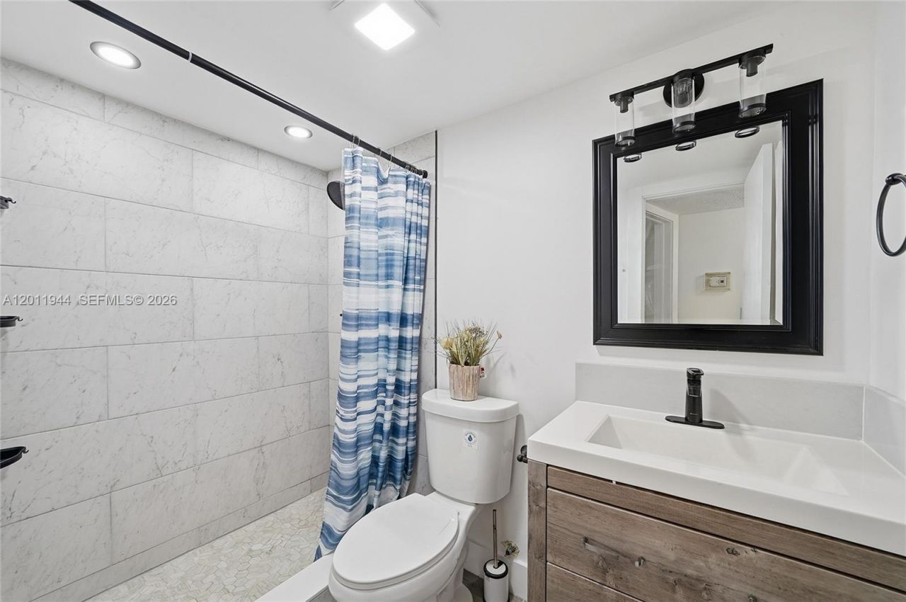 5860 NW 64th Ave, Unit 102, Tamarac, FL 33319 Photo