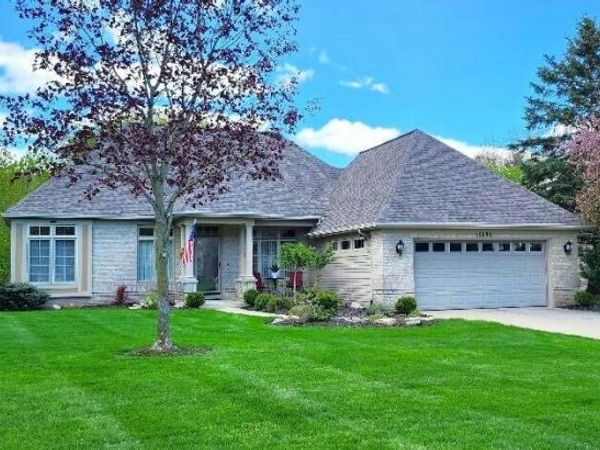 1698 Oakleigh Woods Drive NW, Unit 7, Grand Rapids, MI 49504