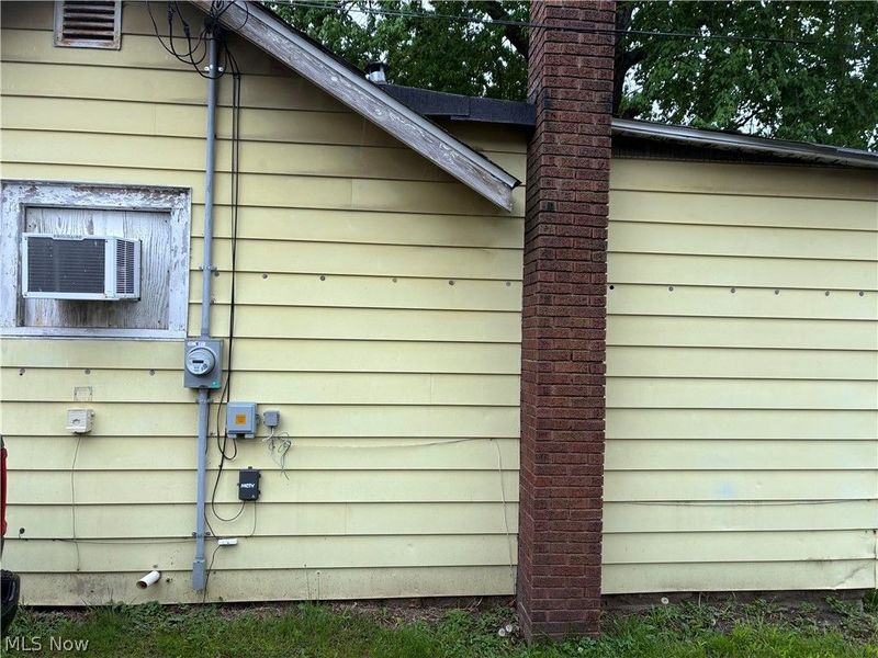 134 Harmon Avenue NE, Brewster, OH 44613 Photo 2