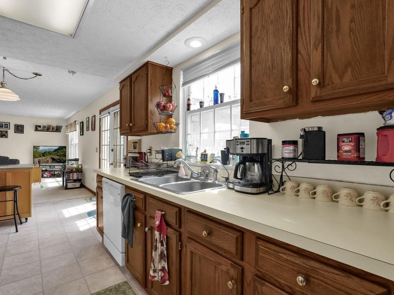 527 Warwick Lane, Pickerington, OH 43147 Photo 11