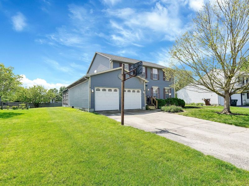527 Warwick Lane, Pickerington, OH 43147 Photo 2