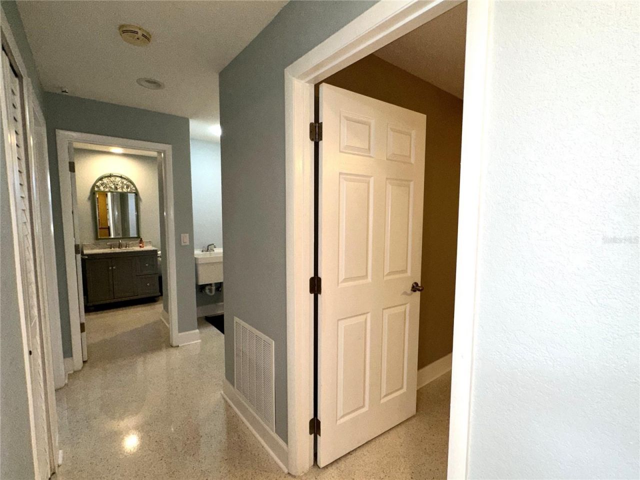 1883 Riviera Circle, Sarasota, FL 34232 Photo