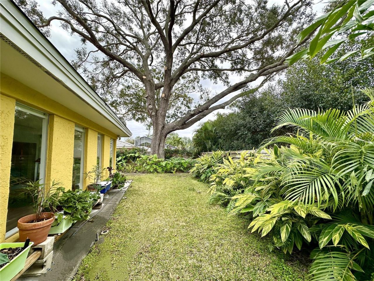 1883 Riviera Circle, Sarasota, FL 34232 Photo