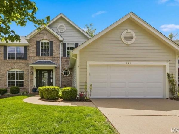 149 Brighthurst Drive, Chesterfield, MO 63005