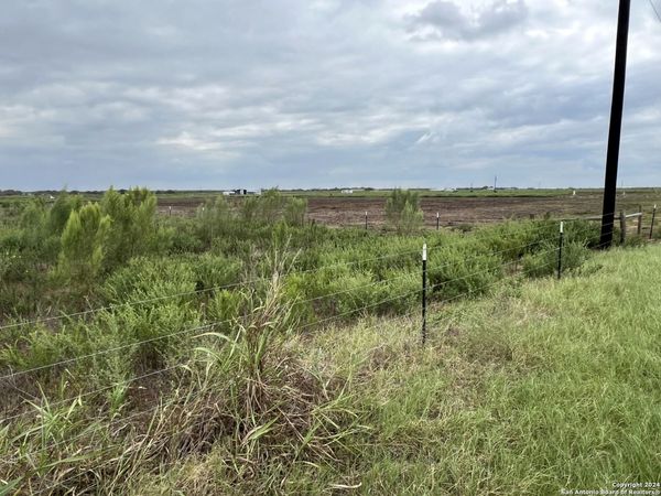 5155 St Hwy 97W, Floresville, TX 78114
