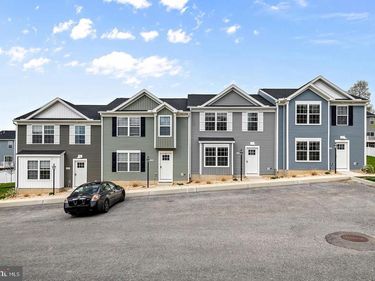 SIENNA BLVD, Unit 208, NEW CUMBERLAND, PA 17070