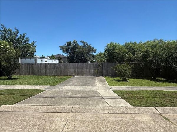 1113 SHIRLEY Drive , Metairie, LA 70001