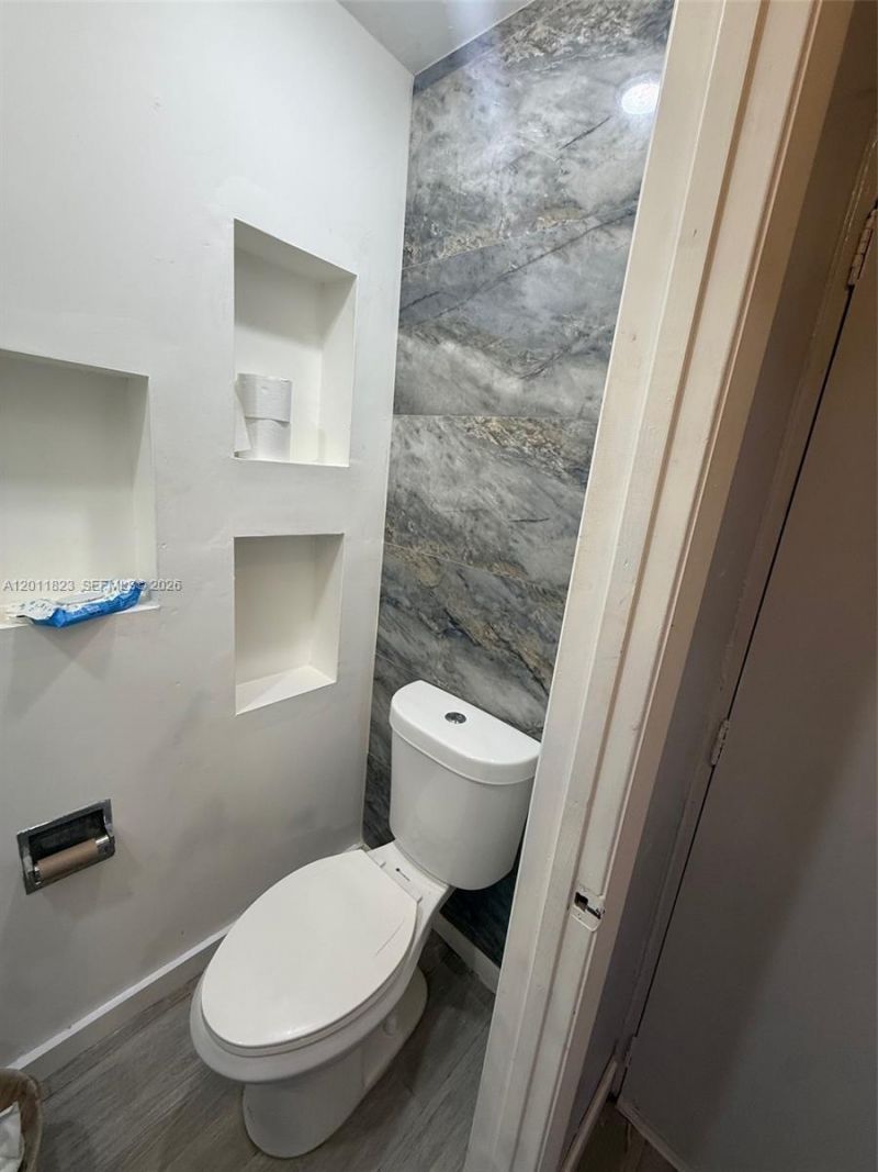7801 NE 4th Ct, Unit 112, Miami, FL 33138 Photo
