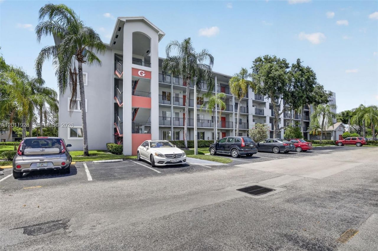 800 SW 137th Ave, Unit 411G, Pembroke Pines, FL 33027 Photo