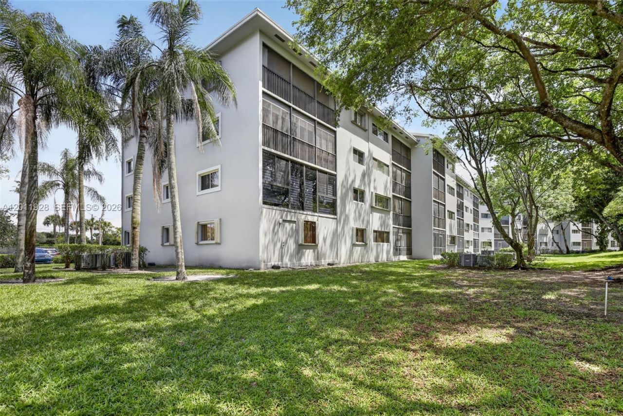 800 SW 137th Ave, Unit 411G, Pembroke Pines, FL 33027 Photo