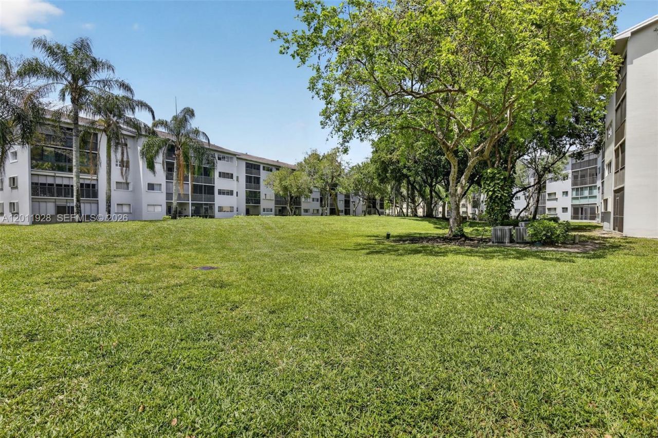 800 SW 137th Ave, Unit 411G, Pembroke Pines, FL 33027 Photo