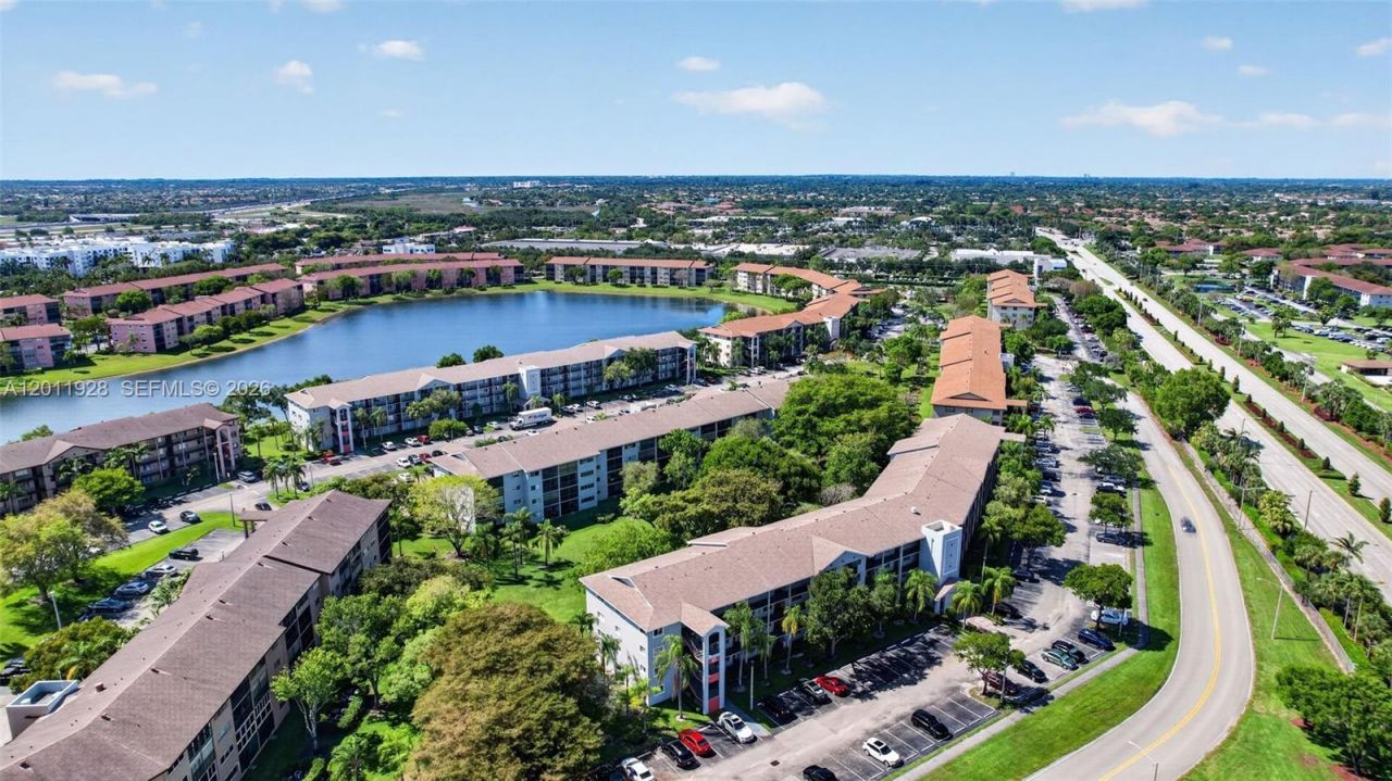800 SW 137th Ave, Unit 411G, Pembroke Pines, FL 33027 Photo