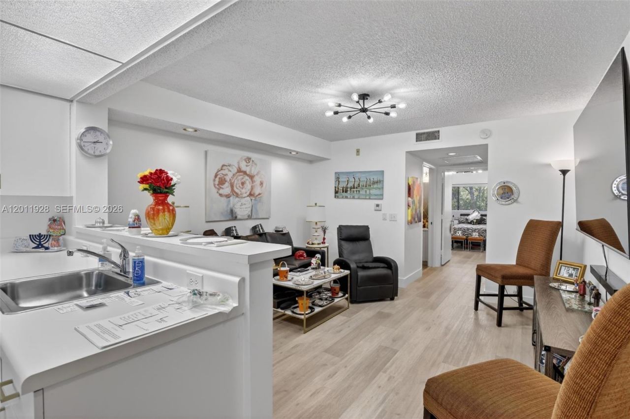 800 SW 137th Ave, Unit 411G, Pembroke Pines, FL 33027 Photo